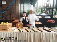烘焙培訓—2019年6月15日，越秀星匯樓盤開盤展翅西點學員戶外實踐