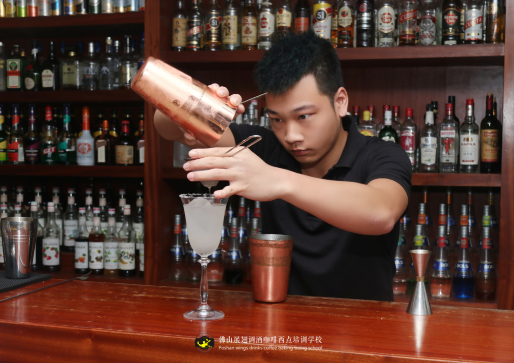 學(xué)歷低學(xué)調(diào)酒行嗎？